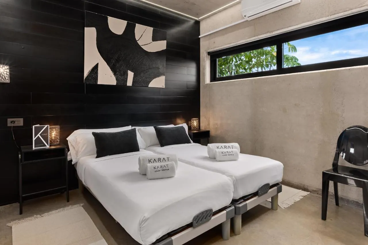 אדחה Karat Villa Atelier De La Vega 0*,